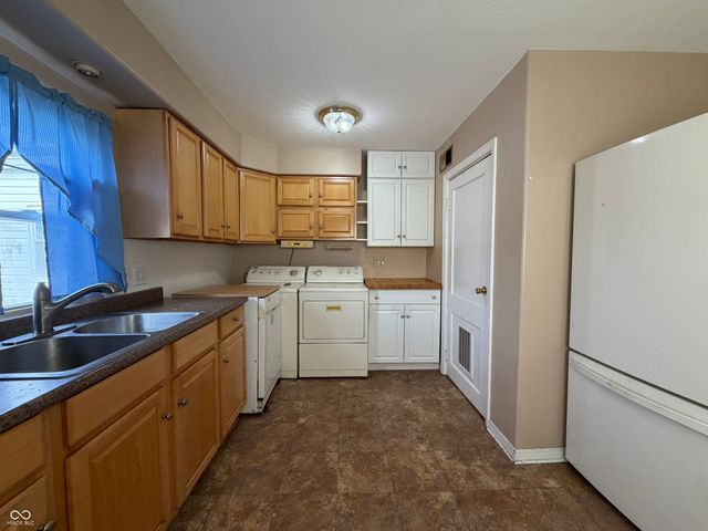 2240 Saint Paul Street, Indianapolis, IN 46203