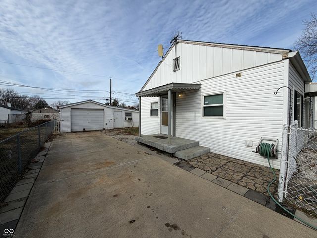 2240 Saint Paul Street, Indianapolis, IN 46203