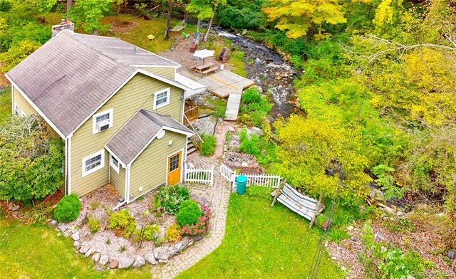 202 Canopus Hollow Road, Putnam Valley, NY 10579