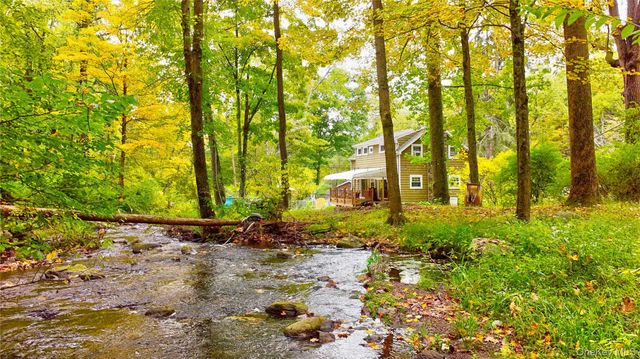 202 Canopus Hollow Road, Putnam Valley, NY 10579