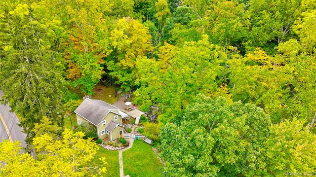 202 Canopus Hollow Road, Putnam Valley, NY 10579