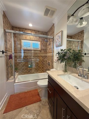 6518 Walker, Bell, CA 90201