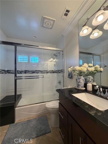 6518 Walker, Bell, CA 90201