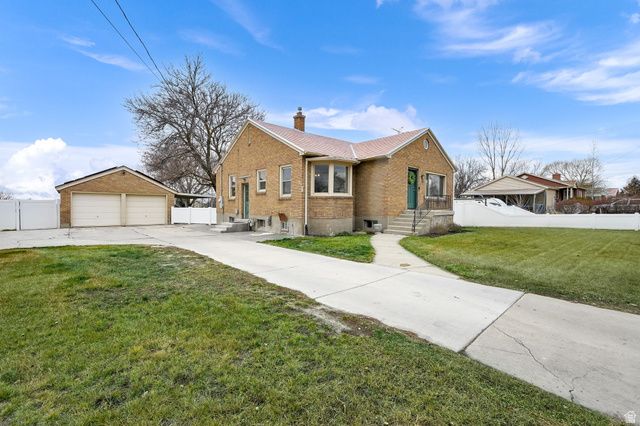 696 S LOCUST AVE, Pleasant Grove, UT 84062