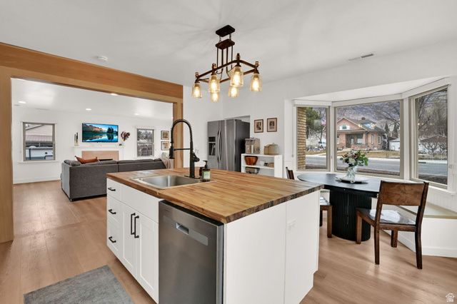 696 S LOCUST AVE, Pleasant Grove, UT 84062