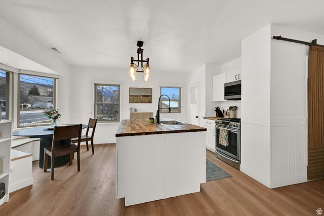 696 S LOCUST AVE, Pleasant Grove, UT 84062