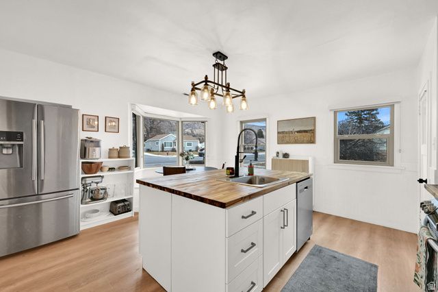 696 S LOCUST AVE, Pleasant Grove, UT 84062