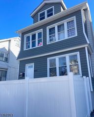 228 W End Ave, Newark City, NJ 07106