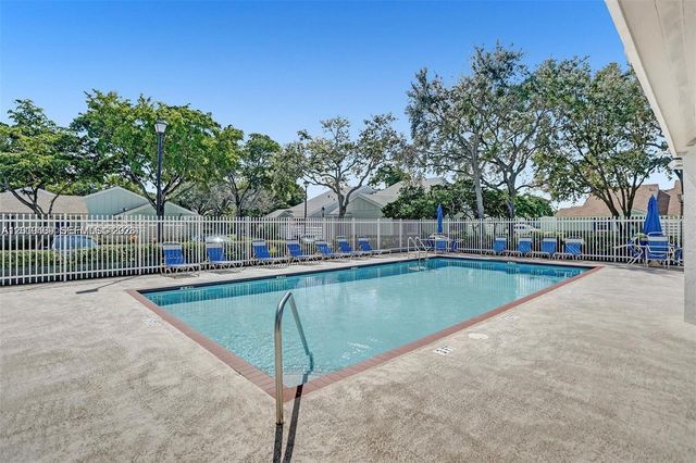 13712 SW 149th Cir Ln 4-52, Miami, FL 33186