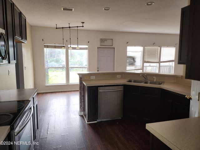 9194 PROSPERITY LAKE Drive, Jacksonville, FL 32244