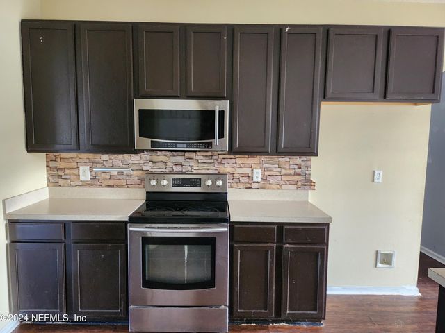 9194 PROSPERITY LAKE Drive, Jacksonville, FL 32244