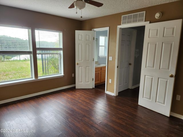 9194 PROSPERITY LAKE Drive, Jacksonville, FL 32244
