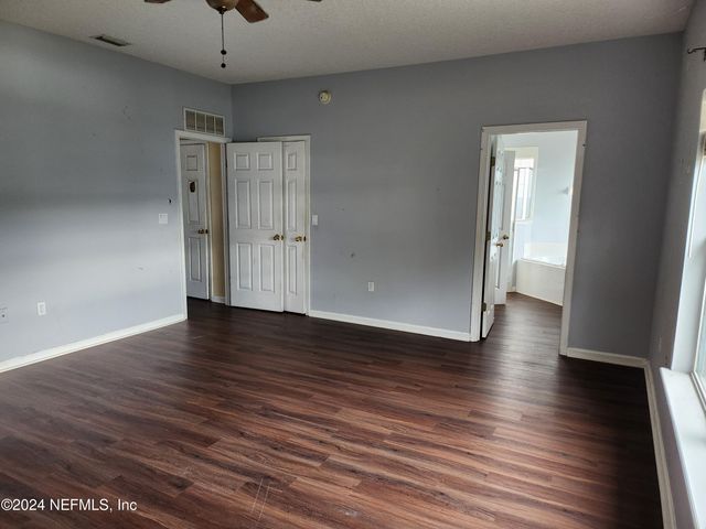9194 PROSPERITY LAKE Drive, Jacksonville, FL 32244