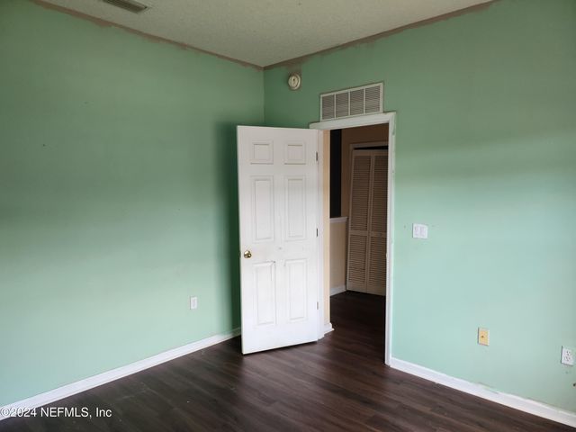 9194 PROSPERITY LAKE Drive, Jacksonville, FL 32244