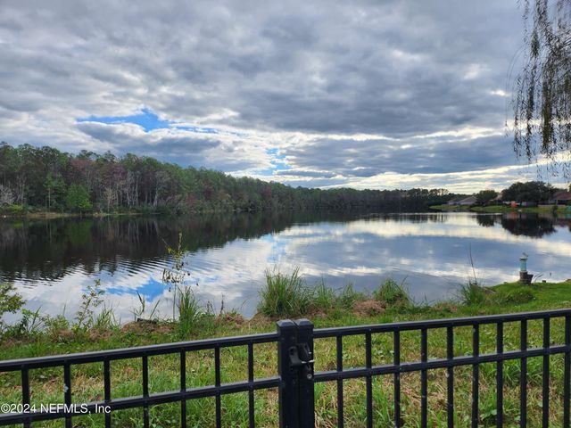 9194 PROSPERITY LAKE Drive, Jacksonville, FL 32244