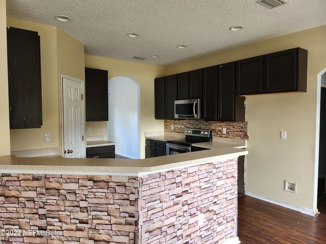 9194 PROSPERITY LAKE Drive, Jacksonville, FL 32244