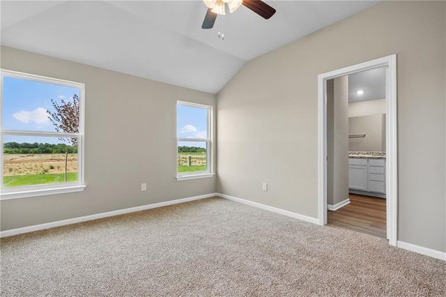 20222 W 195th Street, Spring Hill, KS 66083