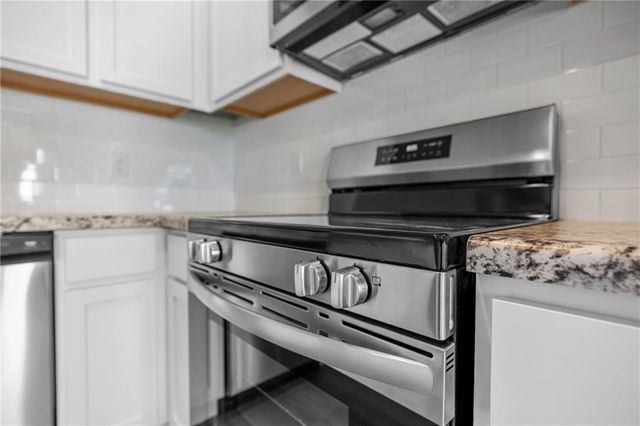 20222 W 195th Street, Spring Hill, KS 66083