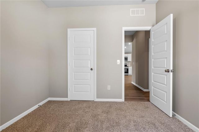 20222 W 195th Street, Spring Hill, KS 66083