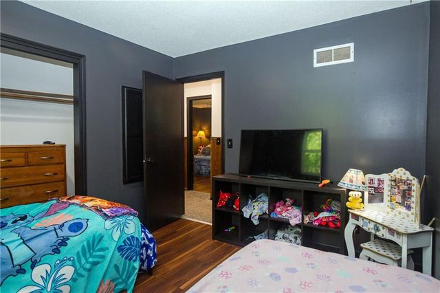 8951 Rene Street, Lenexa, KS 66215
