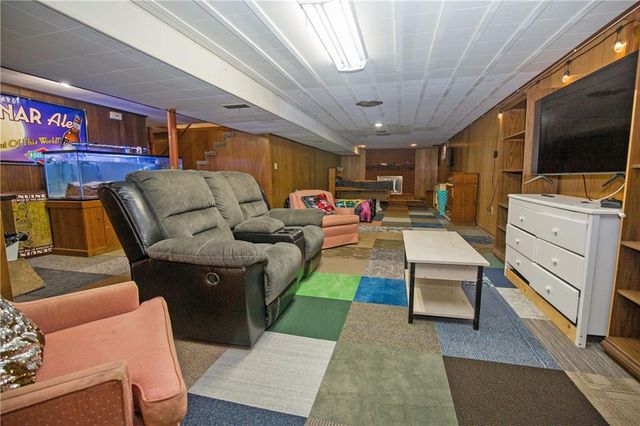 8951 Rene Street, Lenexa, KS 66215