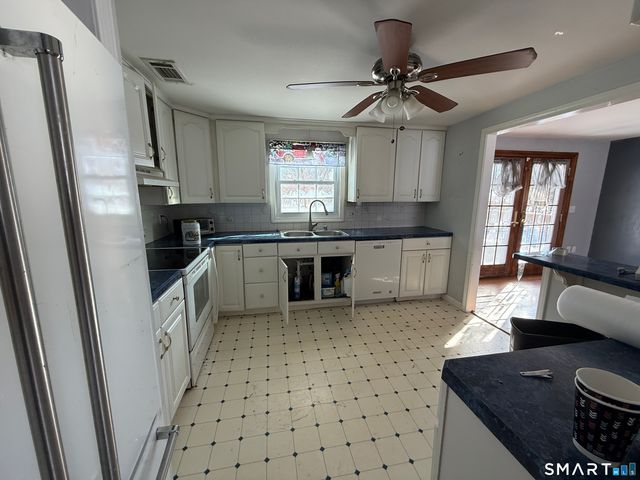 98 1st Street, Suffield, CT 06078