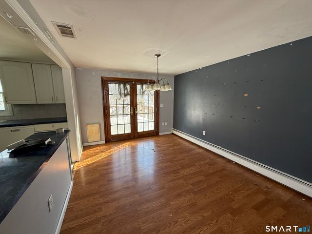 98 1st Street, Suffield, CT 06078