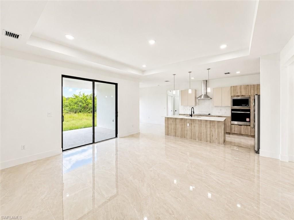 8022 SUNRISE CIR, LABELLE, FL 33935 — photo 3