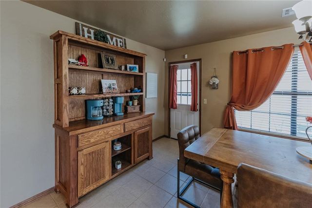 958 Cotswold Court, Blanchard, OK 73010