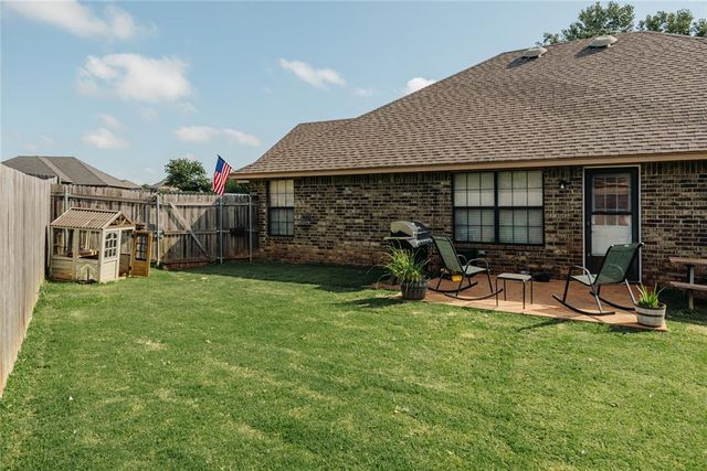 958 Cotswold Court, Blanchard, OK 73010
