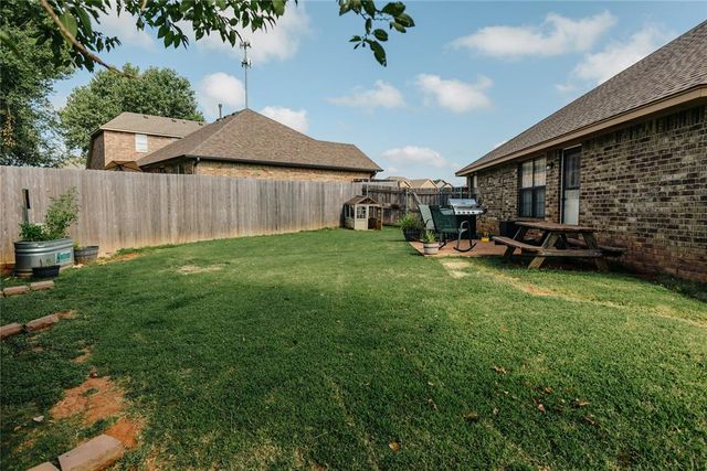 958 Cotswold Court, Blanchard, OK 73010