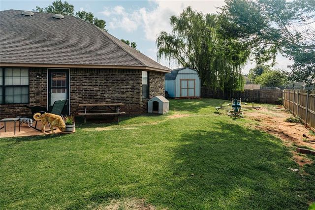 958 Cotswold Court, Blanchard, OK 73010