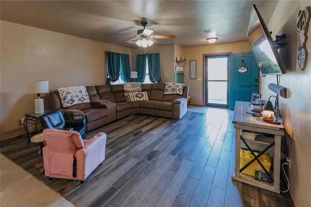 958 Cotswold Court, Blanchard, OK 73010