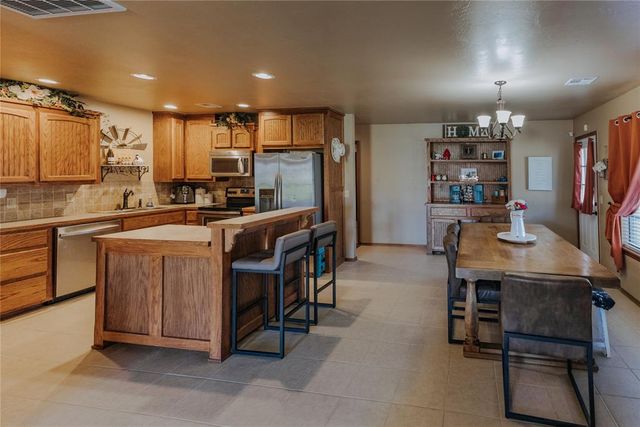 958 Cotswold Court, Blanchard, OK 73010
