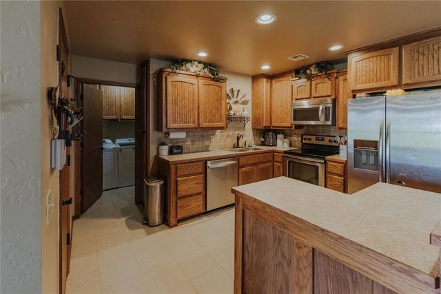 958 Cotswold Court, Blanchard, OK 73010