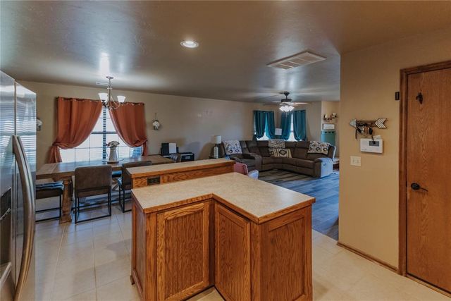 958 Cotswold Court, Blanchard, OK 73010