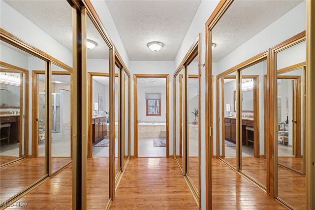 13285 S Partridge Drive, Valley View, OH 44125