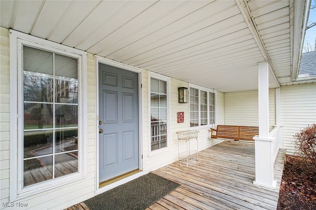 13285 S Partridge Drive, Valley View, OH 44125