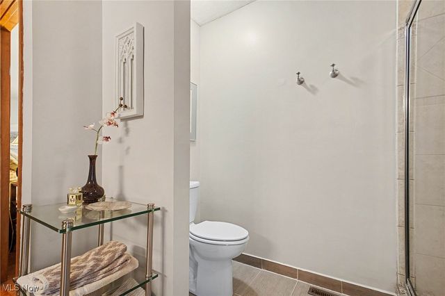 13285 S Partridge Drive, Valley View, OH 44125