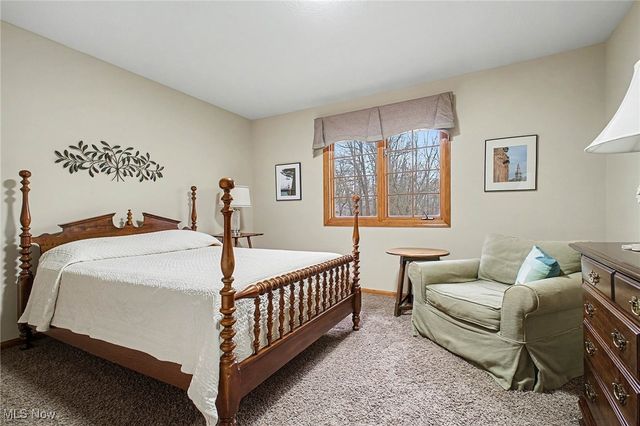 13285 S Partridge Drive, Valley View, OH 44125