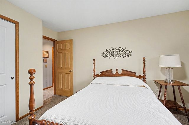 13285 S Partridge Drive, Valley View, OH 44125