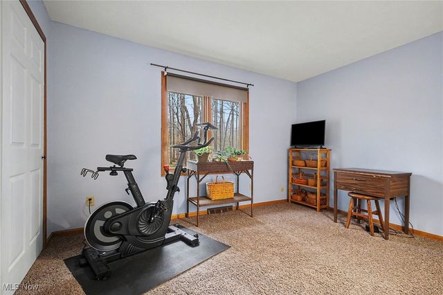 13285 S Partridge Drive, Valley View, OH 44125