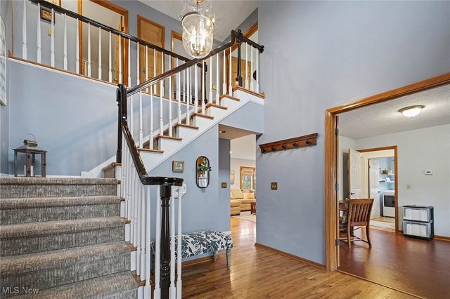 13285 S Partridge Drive, Valley View, OH 44125