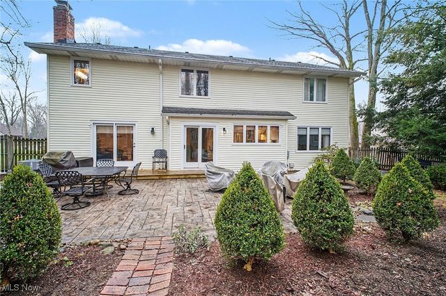 13285 S Partridge Drive, Valley View, OH 44125