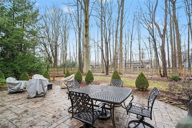 13285 S Partridge Drive, Valley View, OH 44125