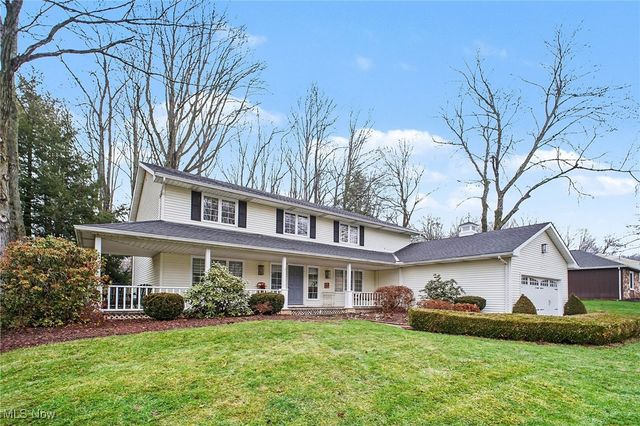 13285 S Partridge Drive, Valley View, OH 44125