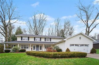 13285 S Partridge Drive, Valley View, OH 44125