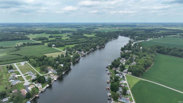 4703 E Elmer Girtz Drive, Monticello, IN 47960