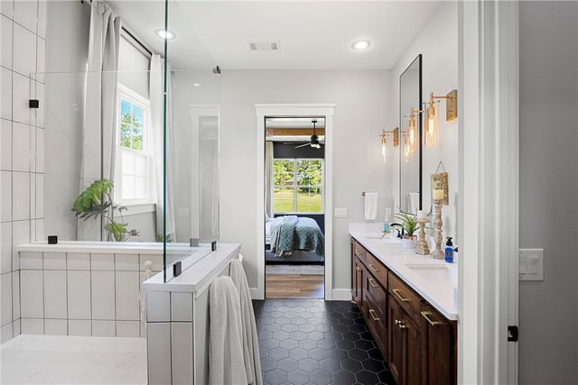 297 Cliff Road, Russellville, AR 72802