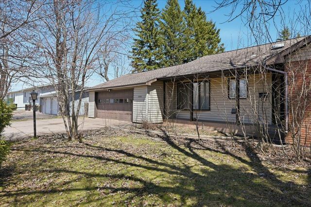 5220 Tower Avenue, Superior, WI 54880